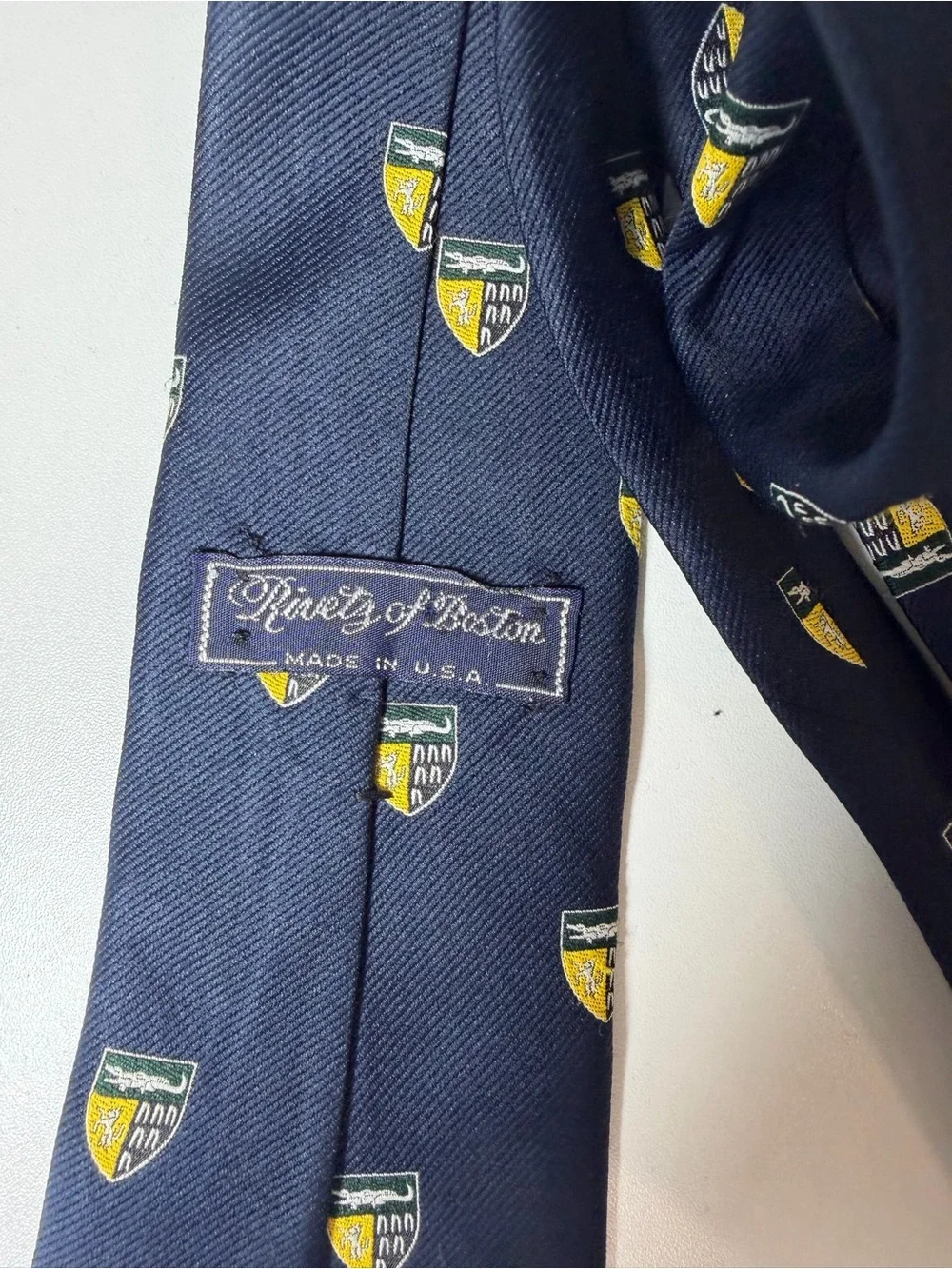 Vintage Riverty of Boston THE YALE UNIVERSITY LAW SCHOOL Navy Shield Pattern Tie